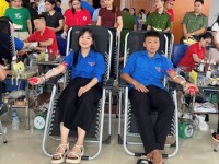 Tuổi trẻ Trường Cao đẳng Cao Bằng tích cực tham gia chương trình “Hành trình Đỏ - Giọt hồng miền non nước” năm 2025